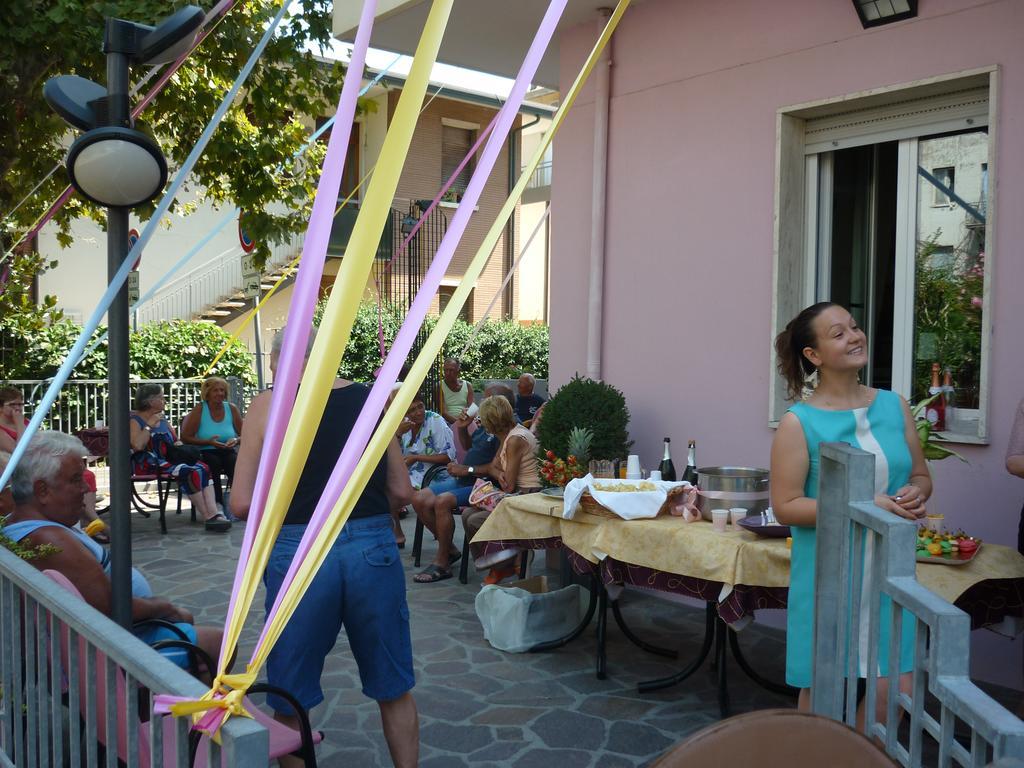 Hotel Angelini Rimini Bagian luar foto